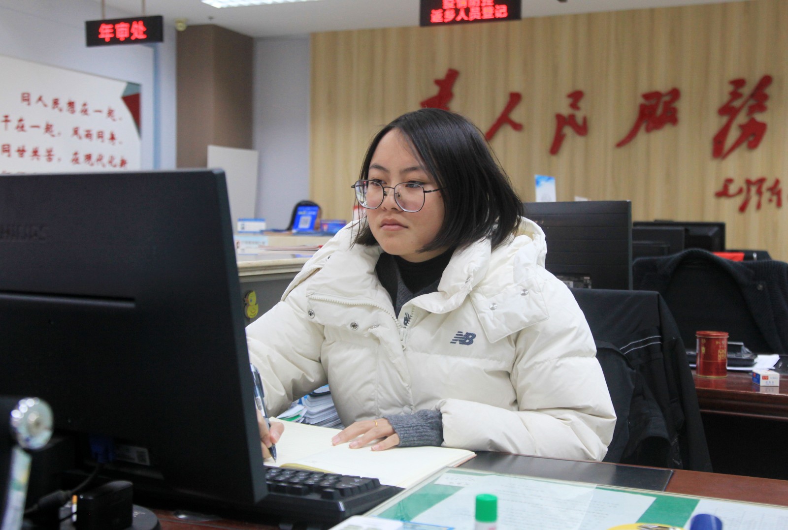 用灼灼芳华勤耕于家乡热土记海安市人大代表刘倩云